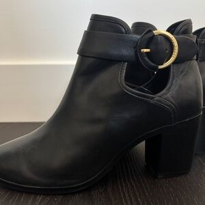 Ted Baker Ted Sybell booties